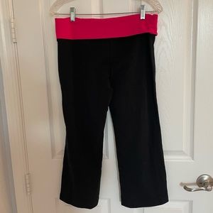 Express  Core Yoga Black Flare Waistband NWT Sz M
